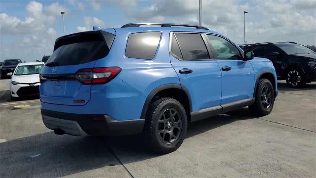 used 2025 Honda Pilot car, priced at $42,390