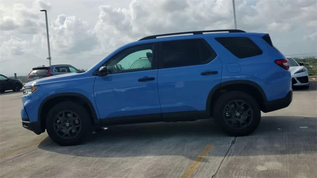 used 2025 Honda Pilot car, priced at $42,390