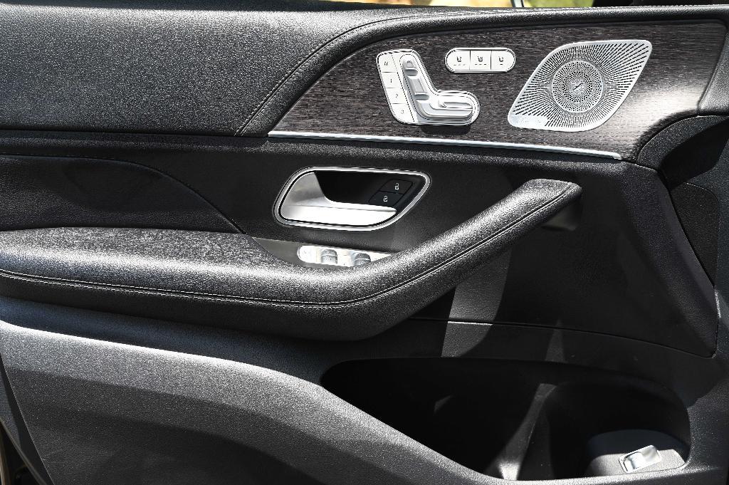 used 2020 Mercedes-Benz GLE 580 car, priced at $51,995