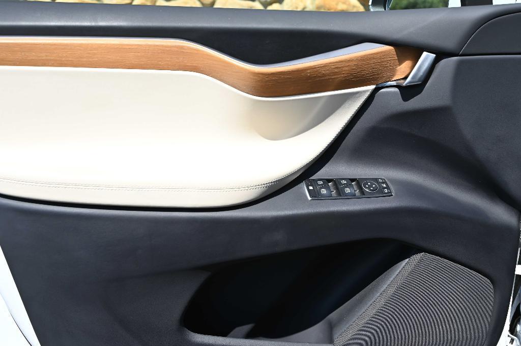 used 2020 Tesla Model X car, priced at $39,500