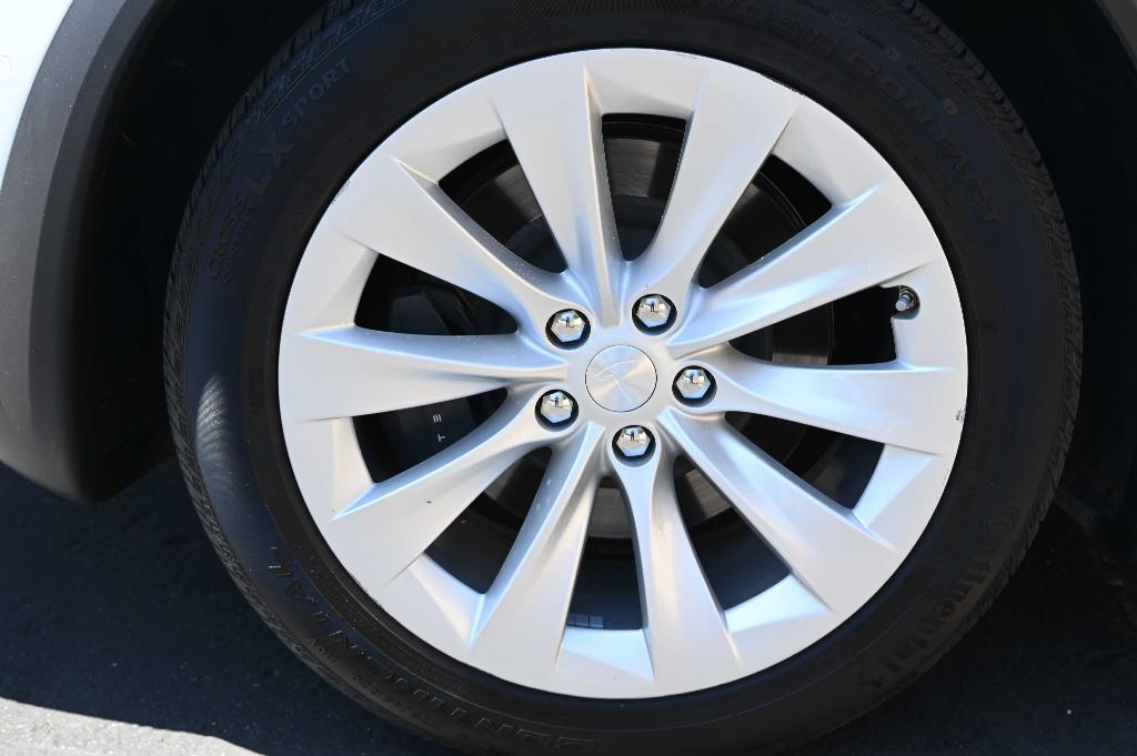 used 2020 Tesla Model X car, priced at $39,500