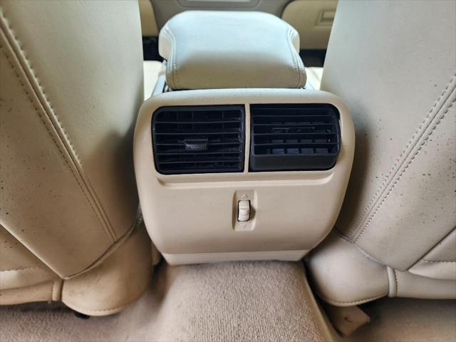 used 2006 Lincoln Town Car car, priced at $8,999