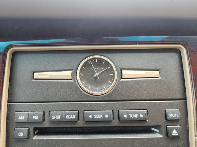 used 2006 Lincoln Town Car car, priced at $8,999