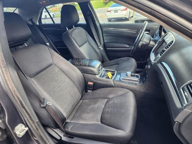 used 2019 Chrysler 300 car