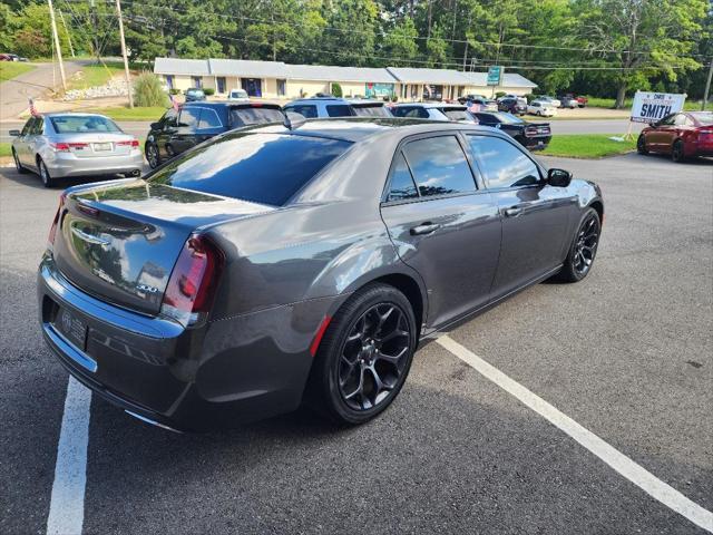 used 2019 Chrysler 300 car