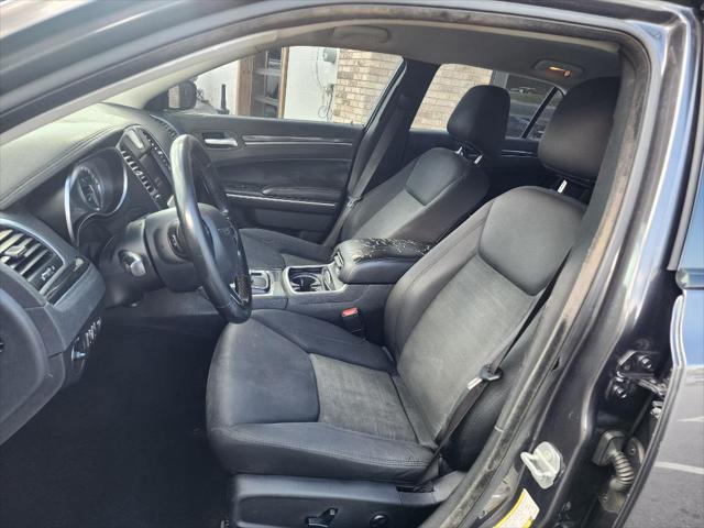 used 2019 Chrysler 300 car