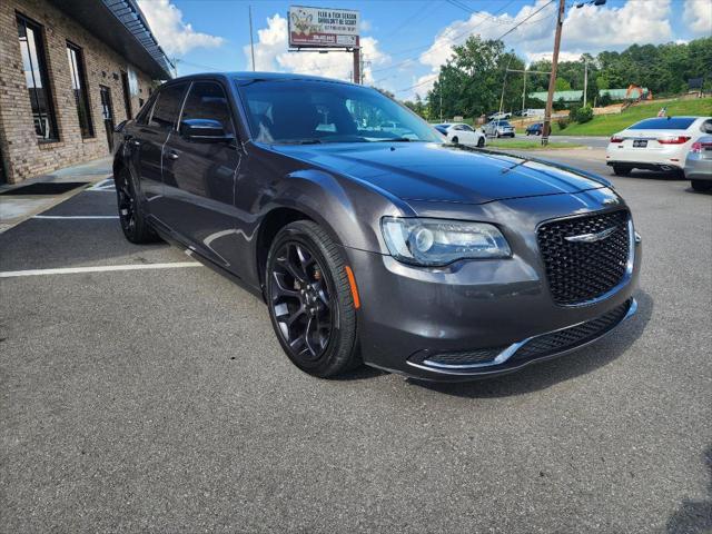 used 2019 Chrysler 300 car