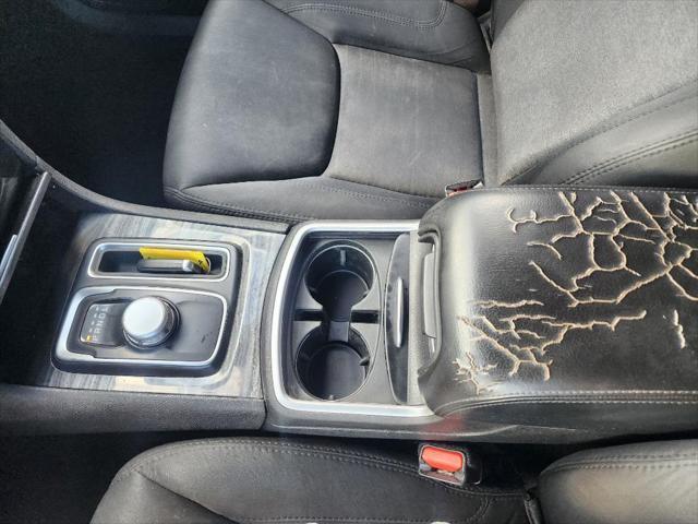 used 2019 Chrysler 300 car