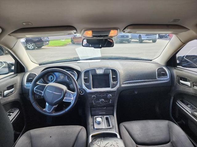 used 2019 Chrysler 300 car