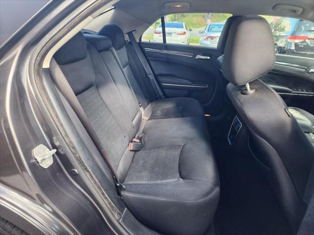 used 2019 Chrysler 300 car