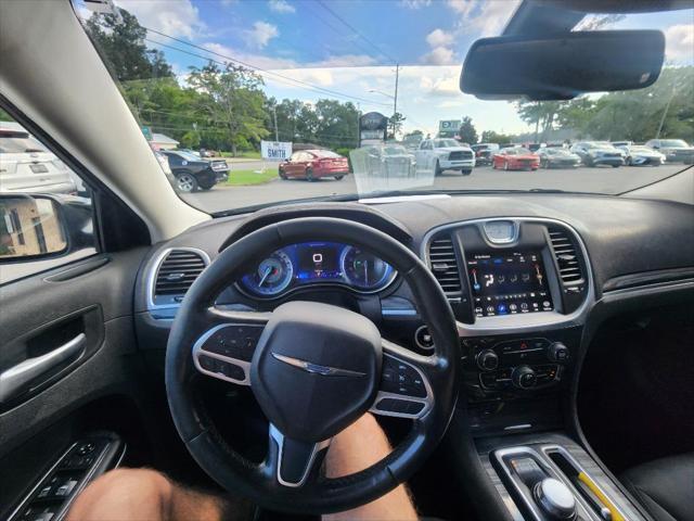 used 2019 Chrysler 300 car