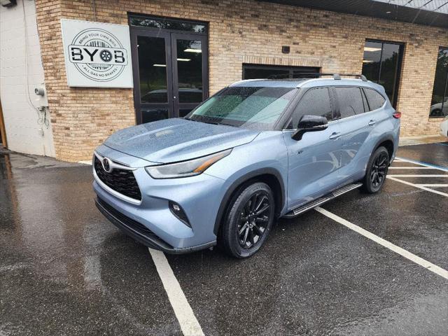 used 2021 Toyota Highlander car, priced at $34,999