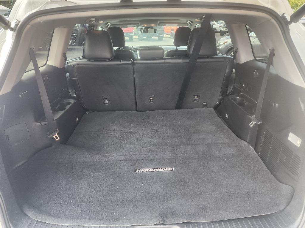 used 2019 Toyota Highlander car, priced at $21,029