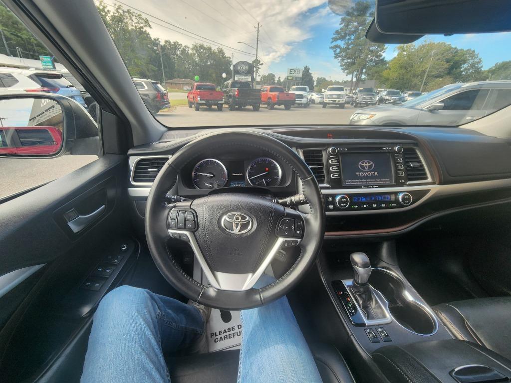 used 2019 Toyota Highlander car, priced at $21,029