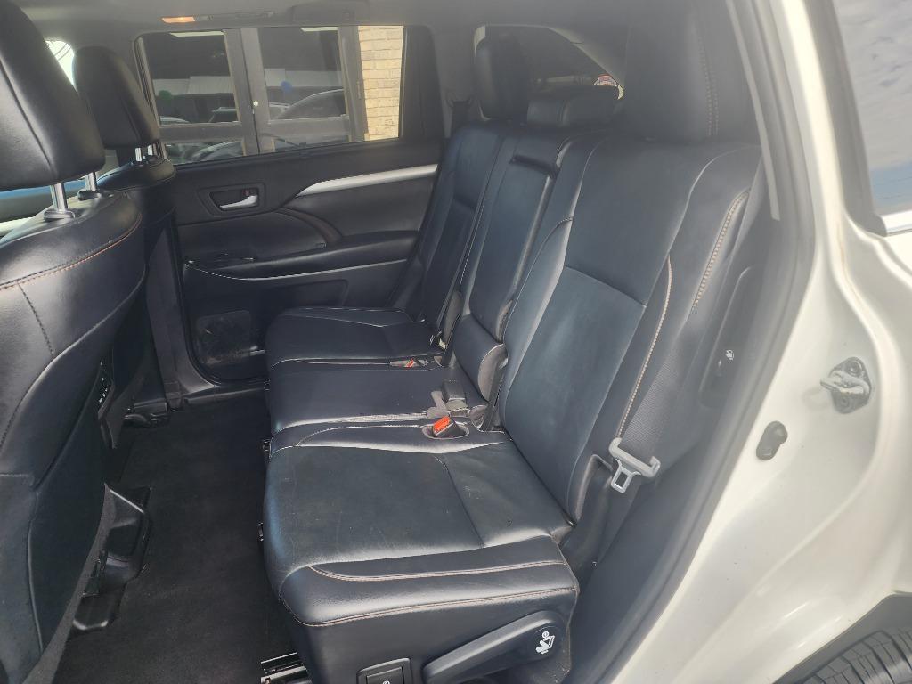 used 2019 Toyota Highlander car, priced at $21,029