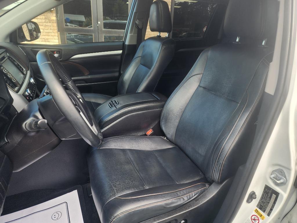 used 2019 Toyota Highlander car, priced at $21,029