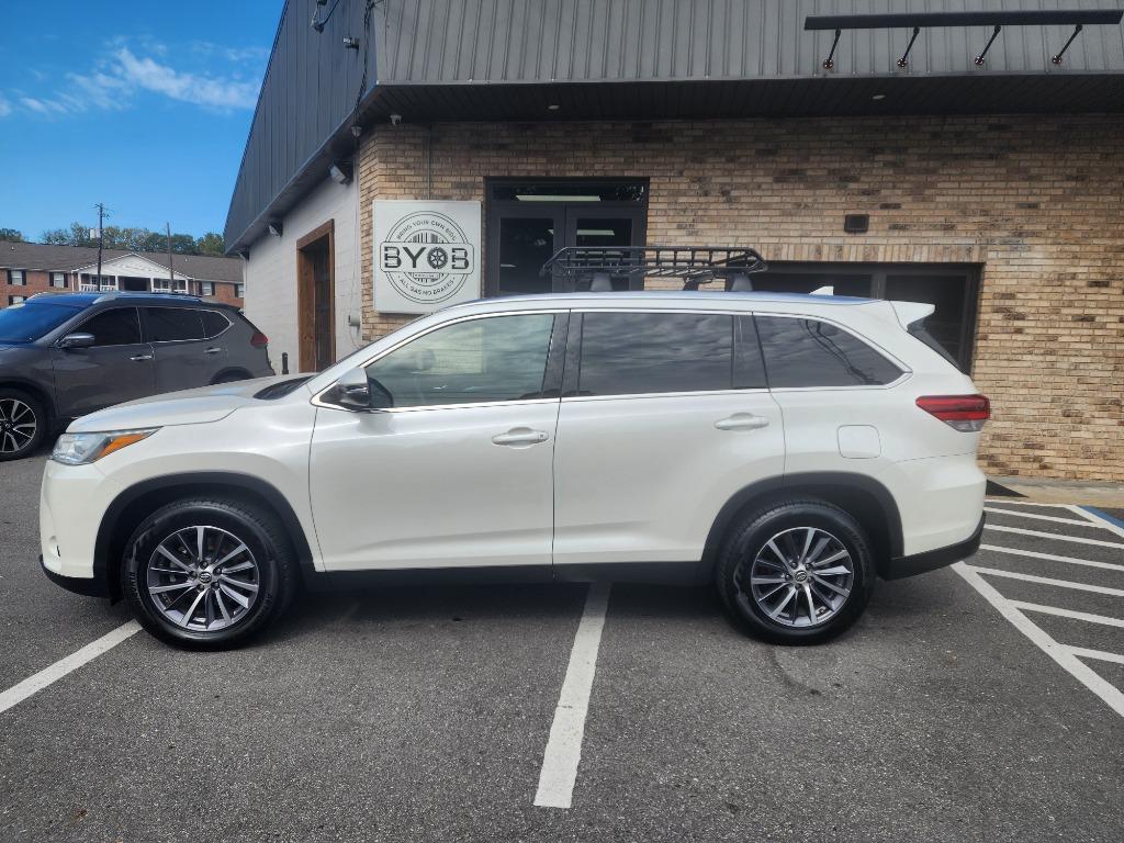 used 2019 Toyota Highlander car, priced at $21,029