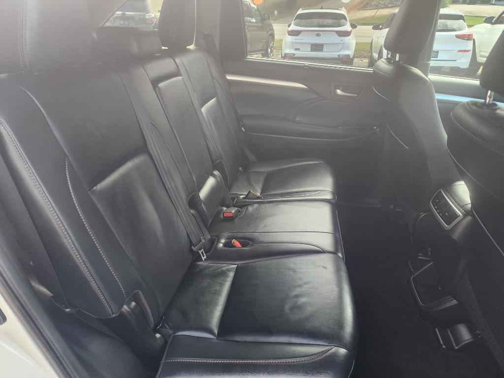 used 2019 Toyota Highlander car, priced at $21,029