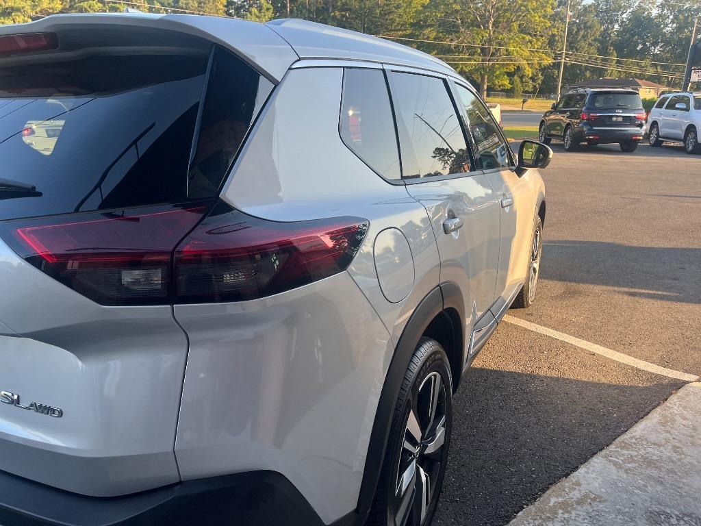 used 2021 Nissan Rogue car, priced at $17,999
