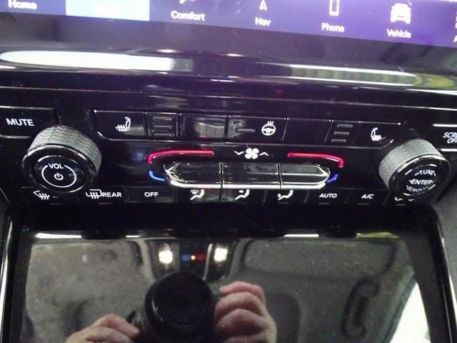 used 2022 Jeep Grand Cherokee car, priced at $33,995