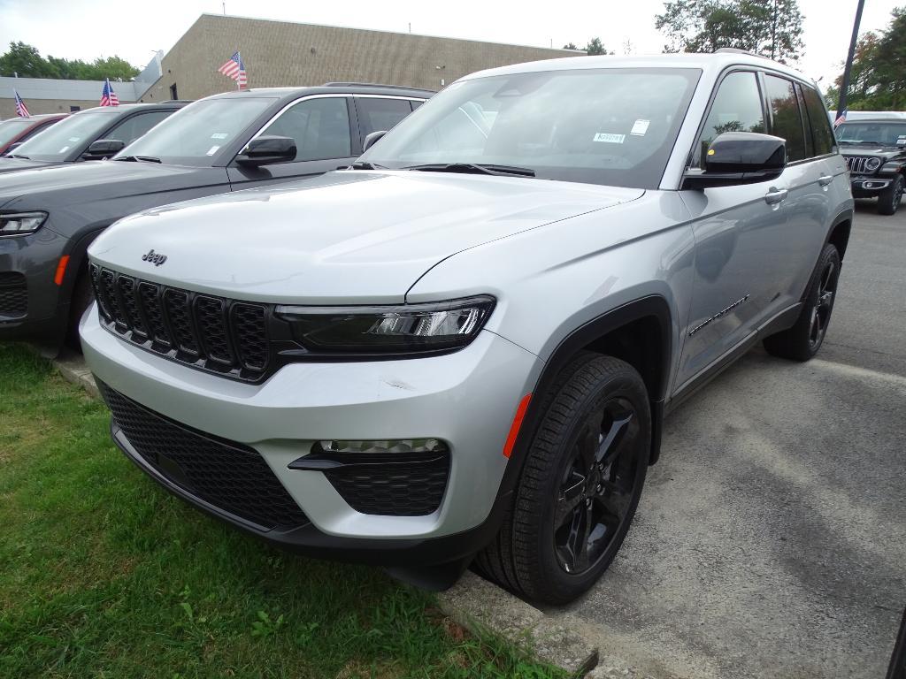 new 2025 Jeep Grand Cherokee car, priced at $53,160