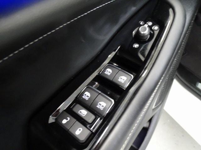 used 2023 Jeep Grand Cherokee car, priced at $38,995