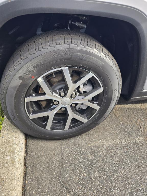 new 2025 Jeep Grand Cherokee car, priced at $50,010