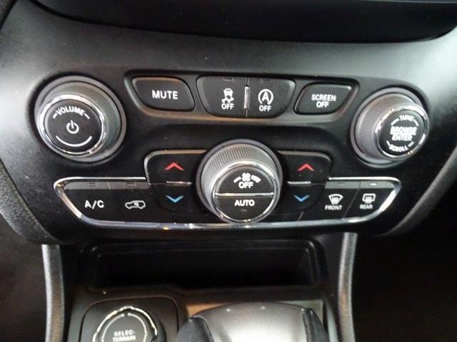 used 2023 Jeep Cherokee car, priced at $25,998