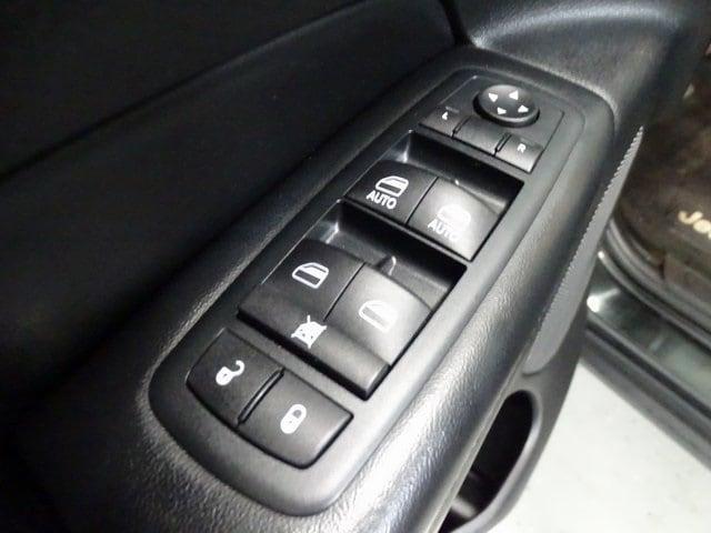 used 2012 Jeep Grand Cherokee car, priced at $8,995