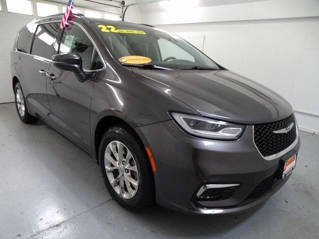 used 2022 Chrysler Pacifica car, priced at $32,995