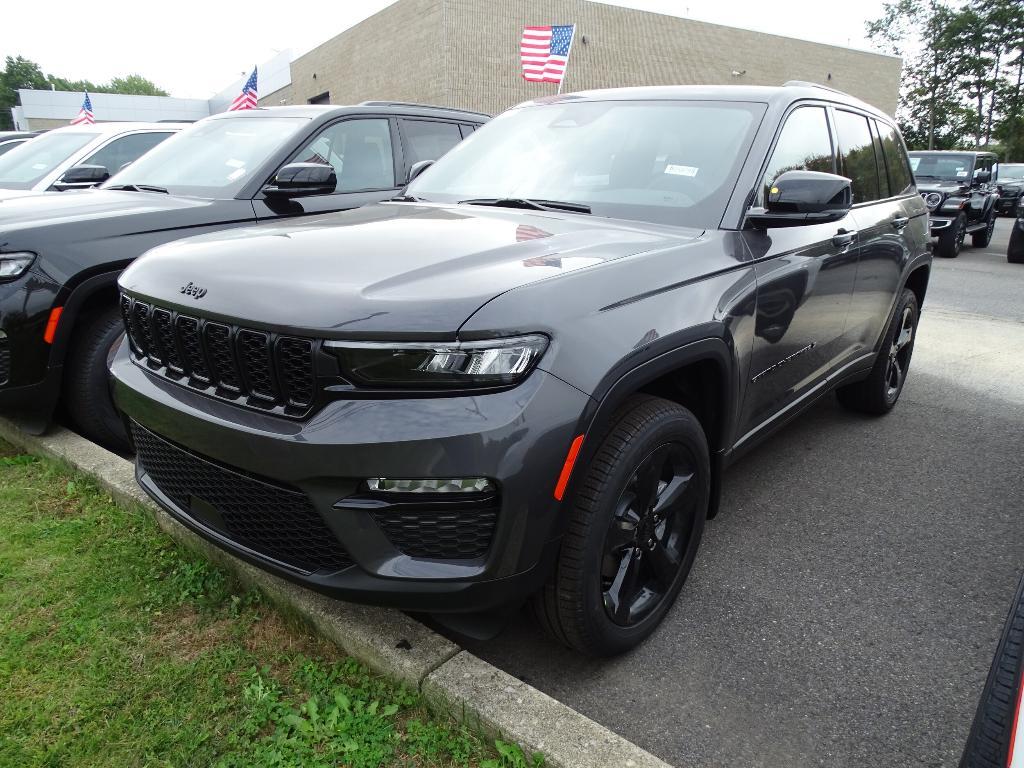 new 2025 Jeep Grand Cherokee car, priced at $54,935