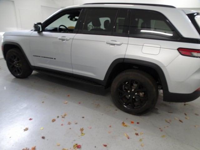 used 2024 Jeep Grand Cherokee car, priced at $37,995
