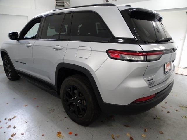 used 2024 Jeep Grand Cherokee car, priced at $37,995