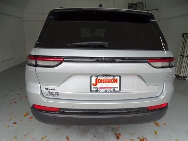 used 2024 Jeep Grand Cherokee car, priced at $37,995