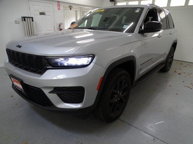 used 2024 Jeep Grand Cherokee car, priced at $37,995