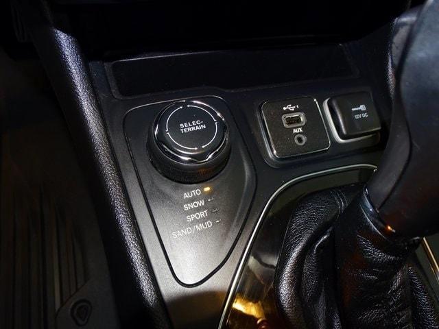 used 2019 Jeep Cherokee car, priced at $14,495