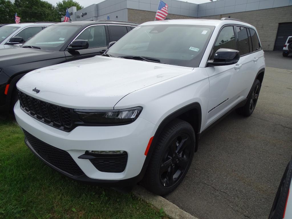 new 2025 Jeep Grand Cherokee car, priced at $54,340