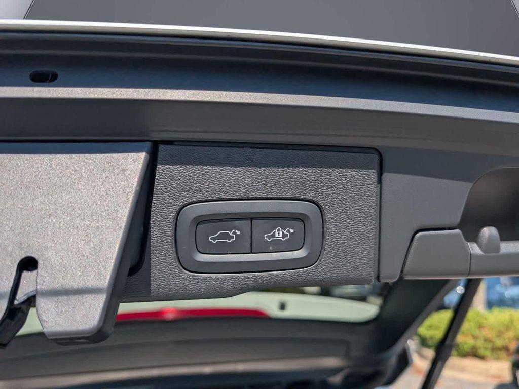 used 2023 Volvo XC60 car, priced at $32,812