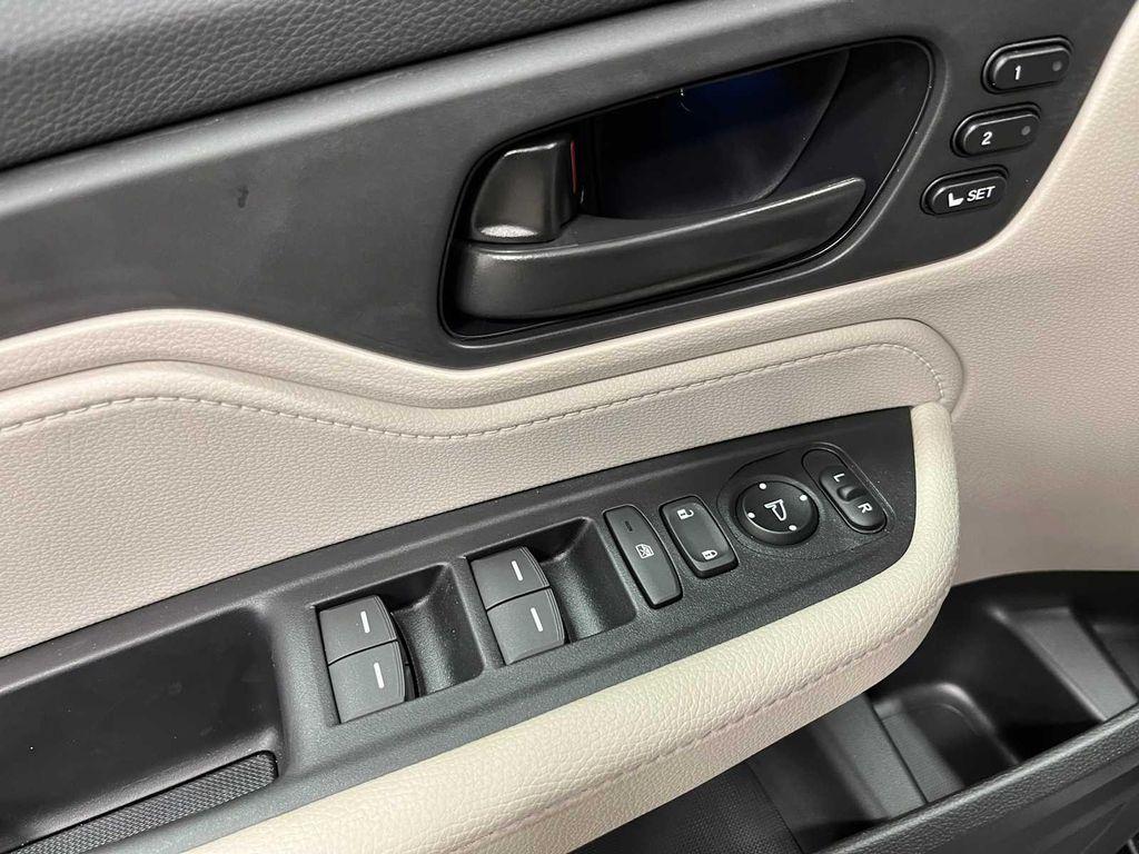 new 2026 Honda Odyssey car, priced at $44,250