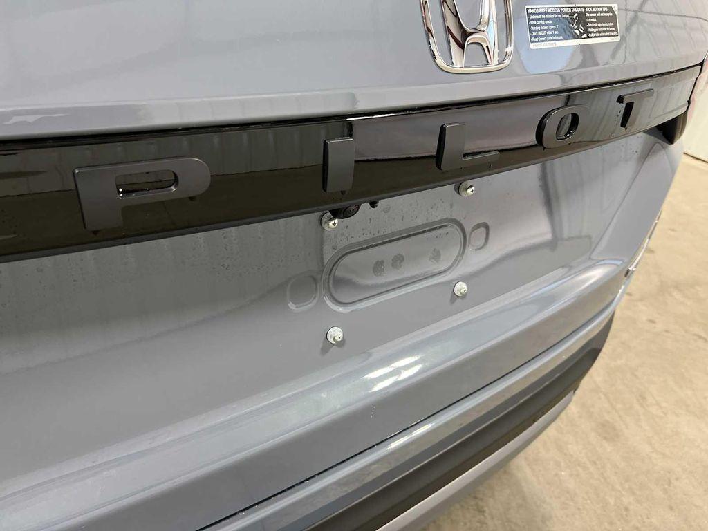 new 2025 Honda Pilot car, priced at $49,050