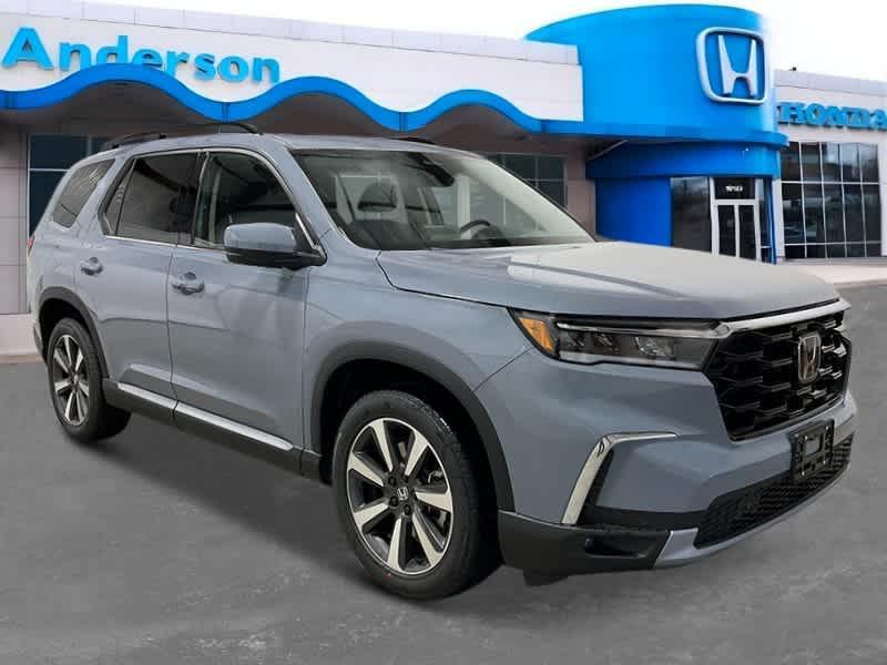 new 2025 Honda Pilot car, priced at $49,050