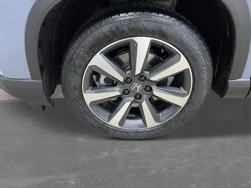 new 2025 Honda Pilot car, priced at $49,050