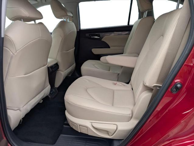 used 2020 Toyota Highlander car, priced at $31,777