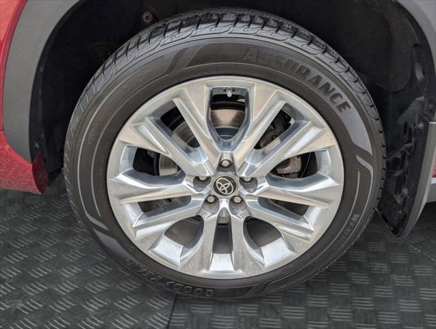 used 2020 Toyota Highlander car, priced at $31,777
