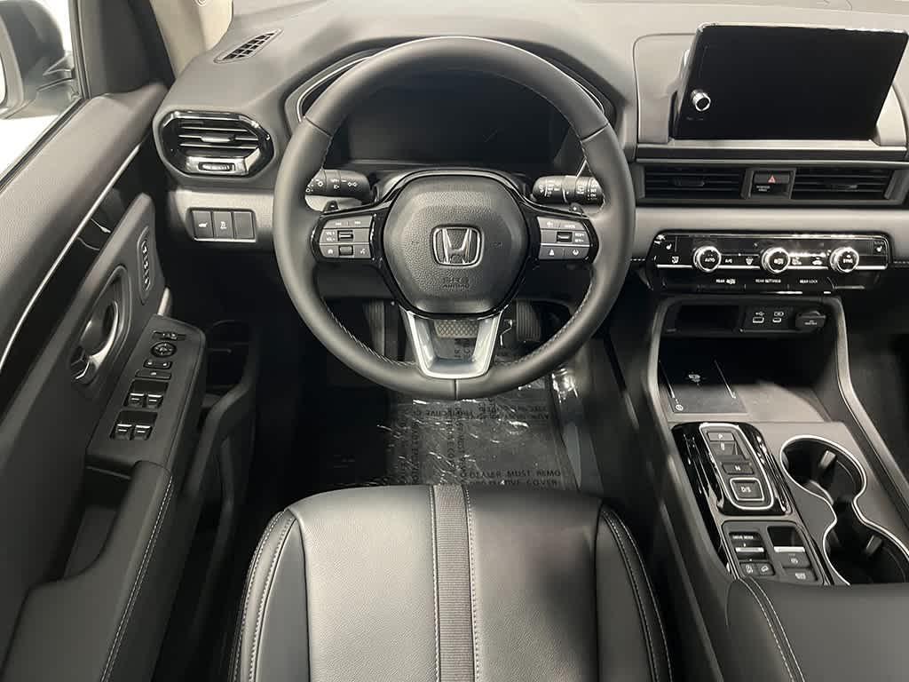 new 2025 Honda Pilot car, priced at $51,800