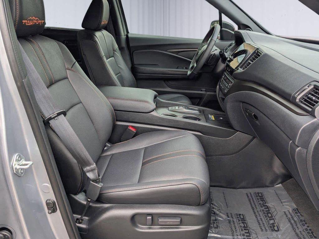 used 2025 Honda Passport car, priced at $38,653