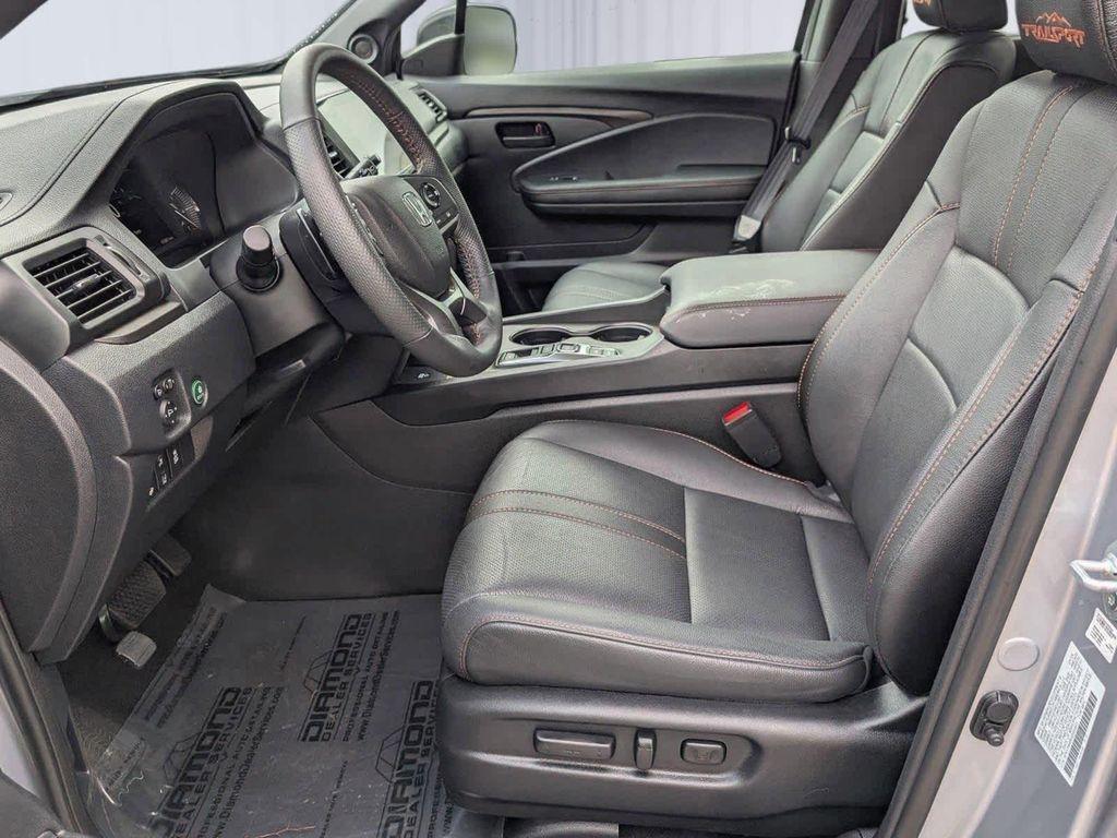 used 2025 Honda Passport car, priced at $38,653