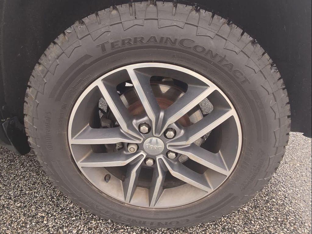 used 2018 Jeep Grand Cherokee car, priced at $18,905