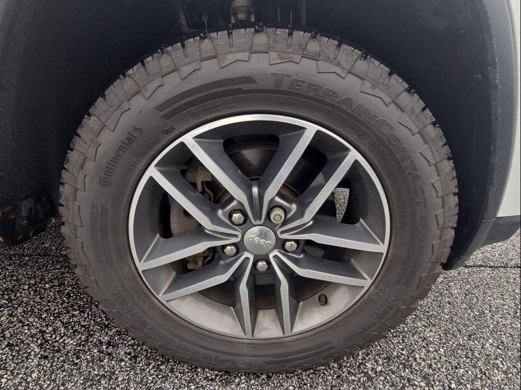 used 2018 Jeep Grand Cherokee car, priced at $18,905