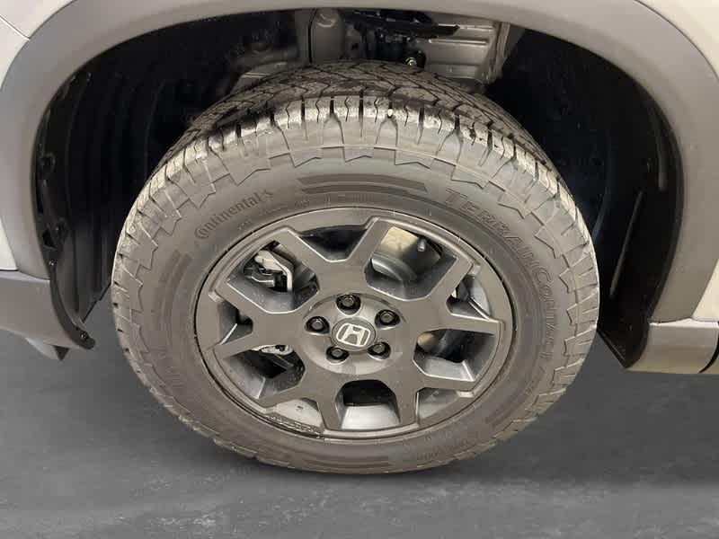 new 2025 Honda Pilot car, priced at $48,395